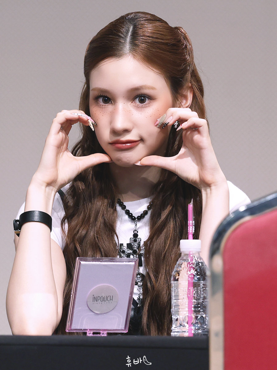 Behind-the-scenes cut of Huening Bahiyyih (Kep1er)