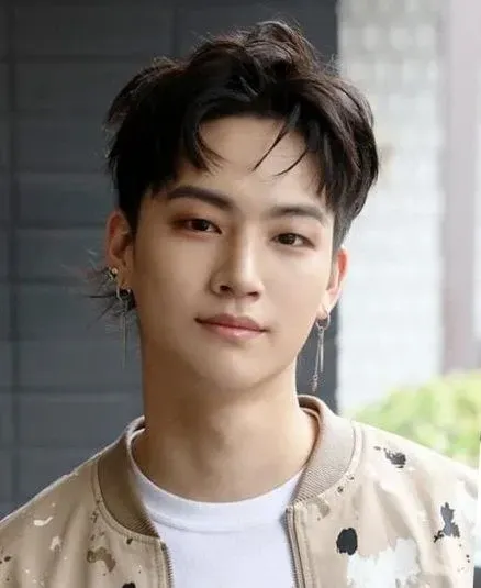 Recent activity shot of JAY B (GOT7)