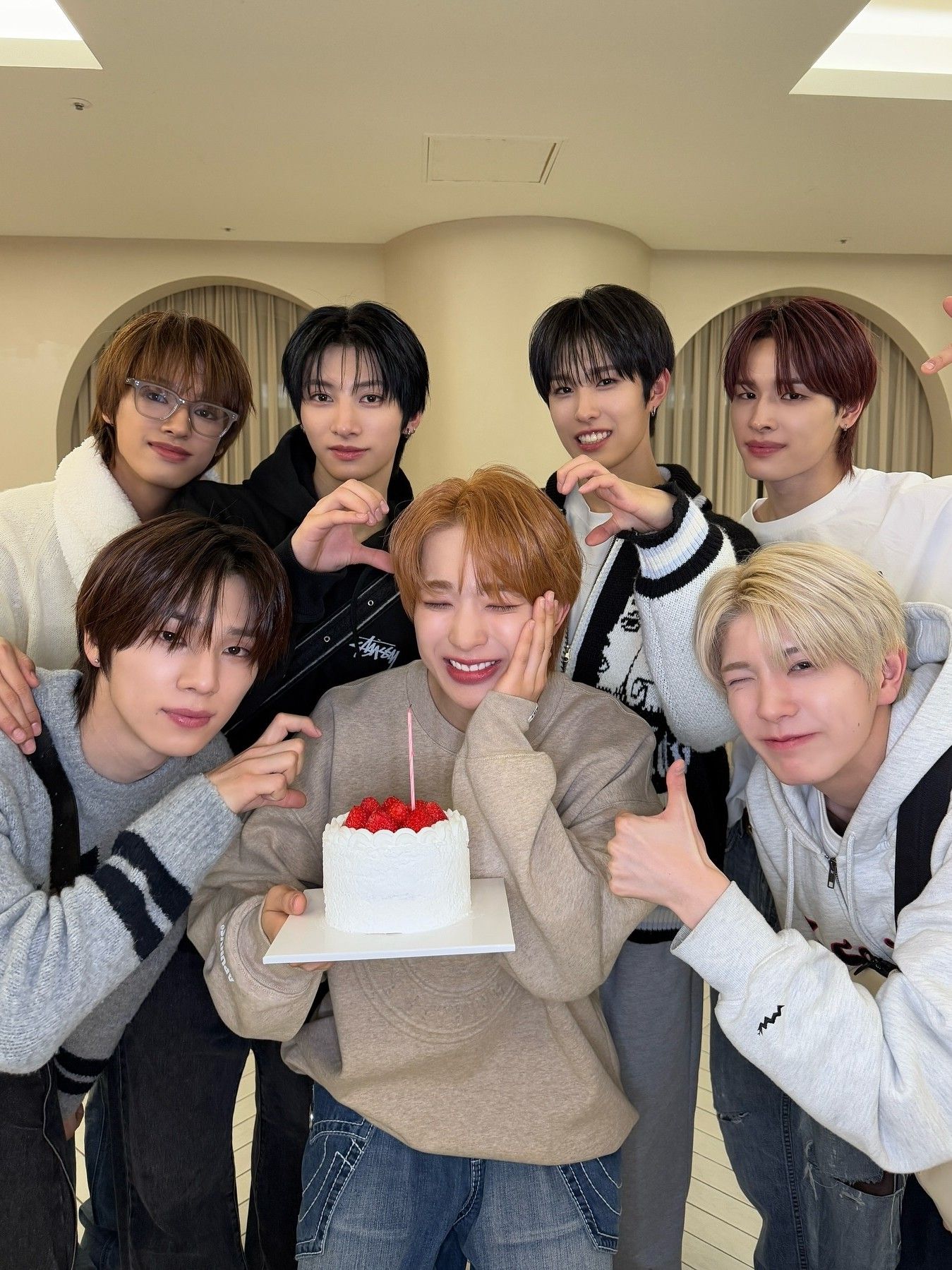 토모야 (NEXZ) 최근 활동샷