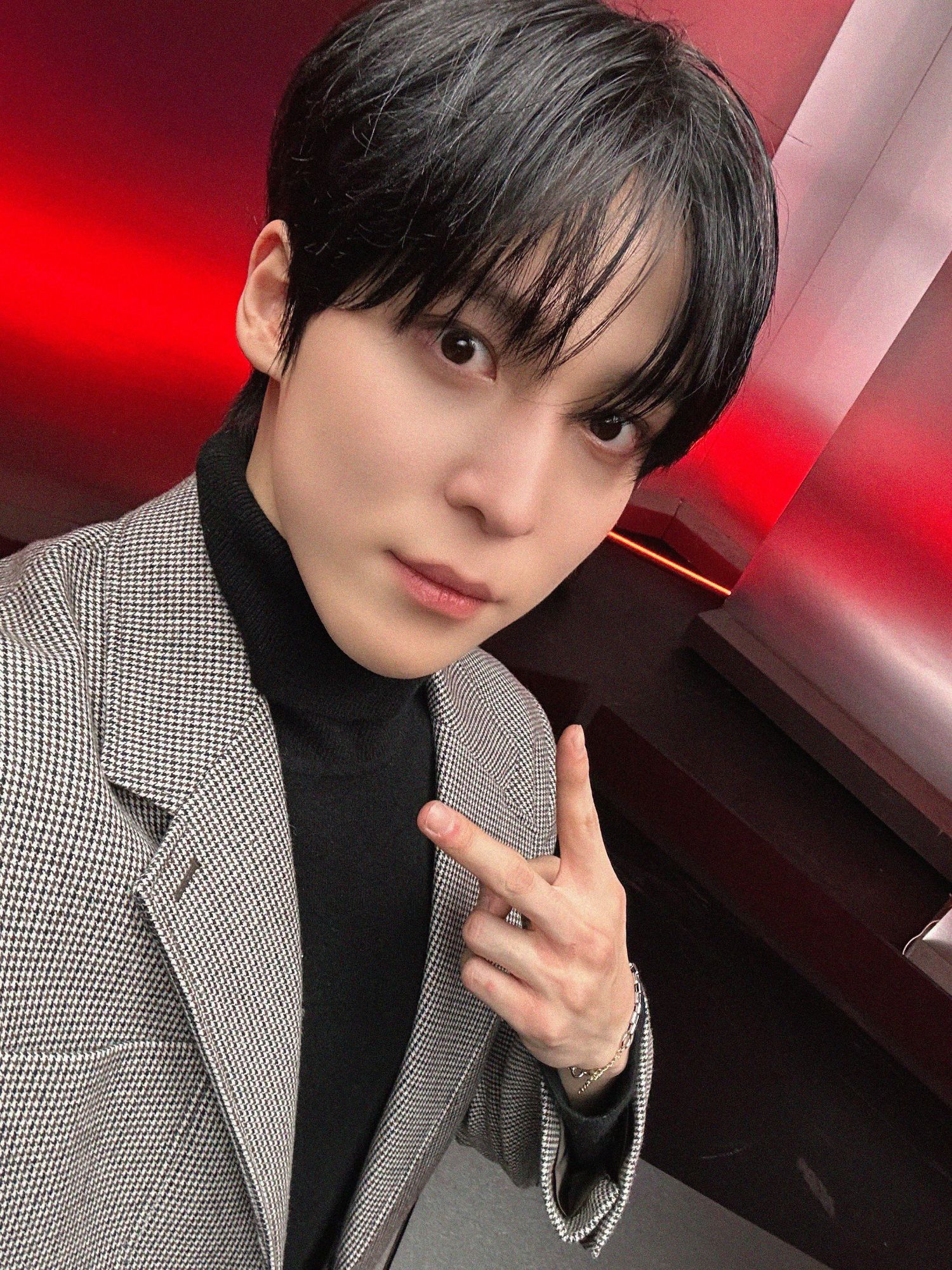 Behind-the-scenes cut of Yunho (ATEEZ)