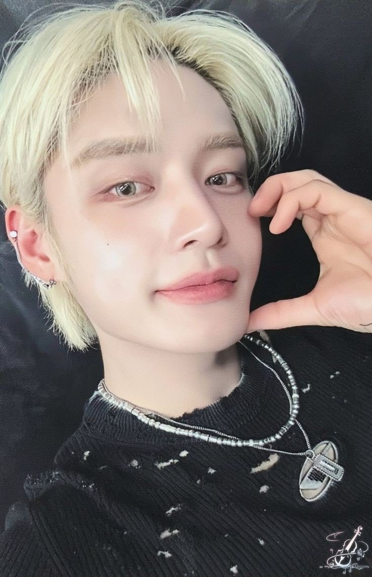 Behind-the-scenes cut of Kim Jiwoong (ZEROBASEONE)