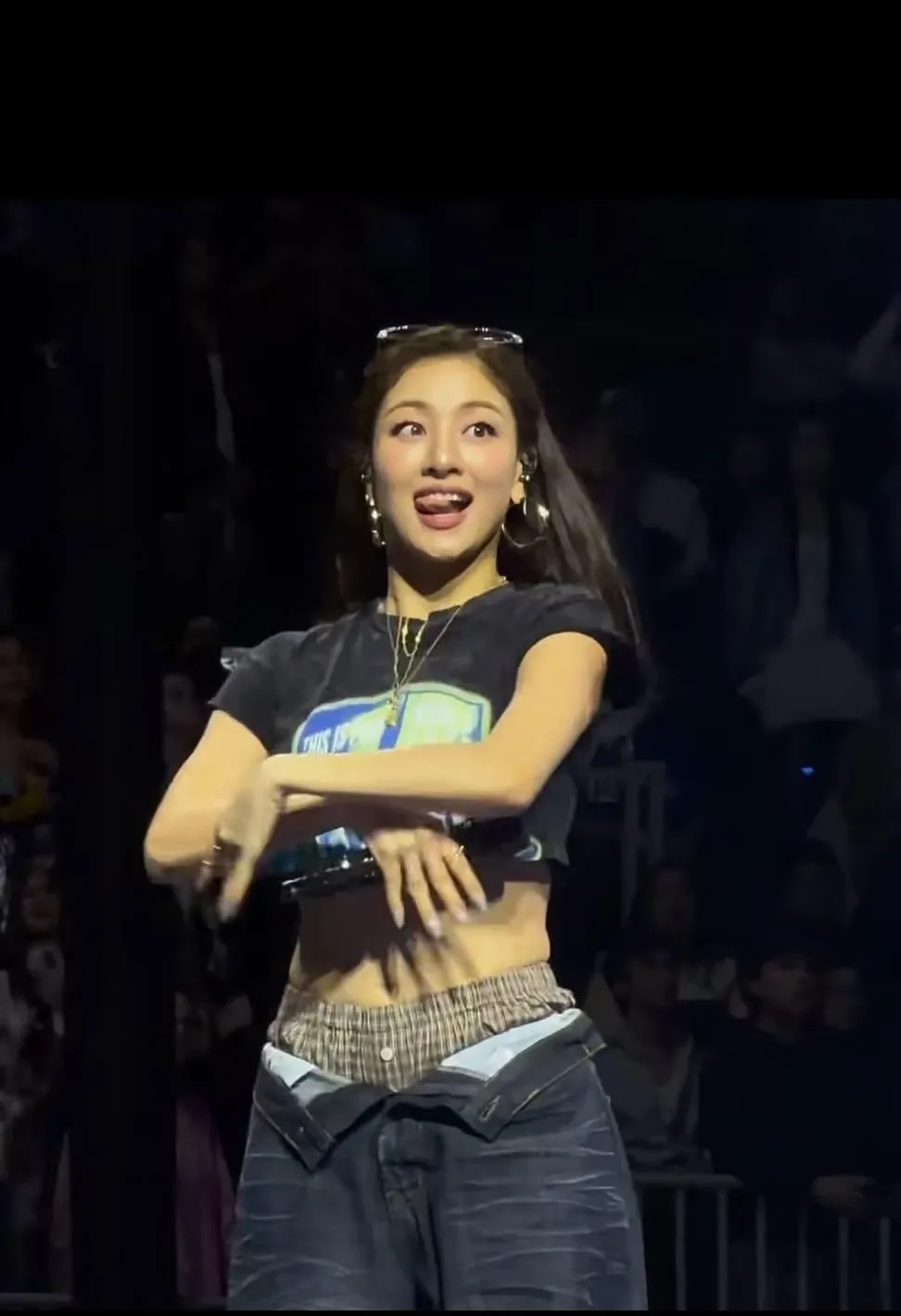 Foto aktivitas terbaru Jihyo (TWICE)