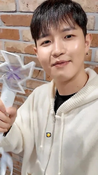 Recent activity shot of Kim Jaehwan