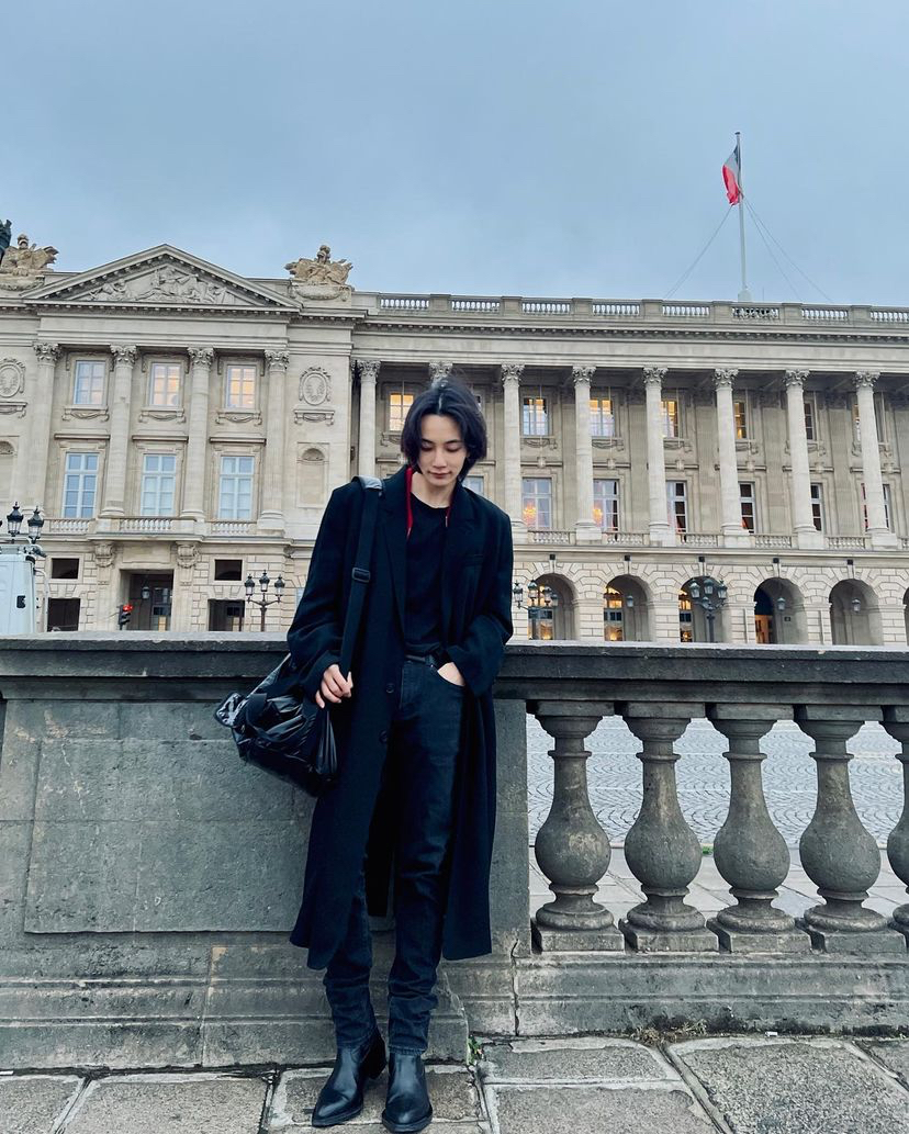 Foto aktivitas terbaru Jeonghan (SEVENTEEN)
