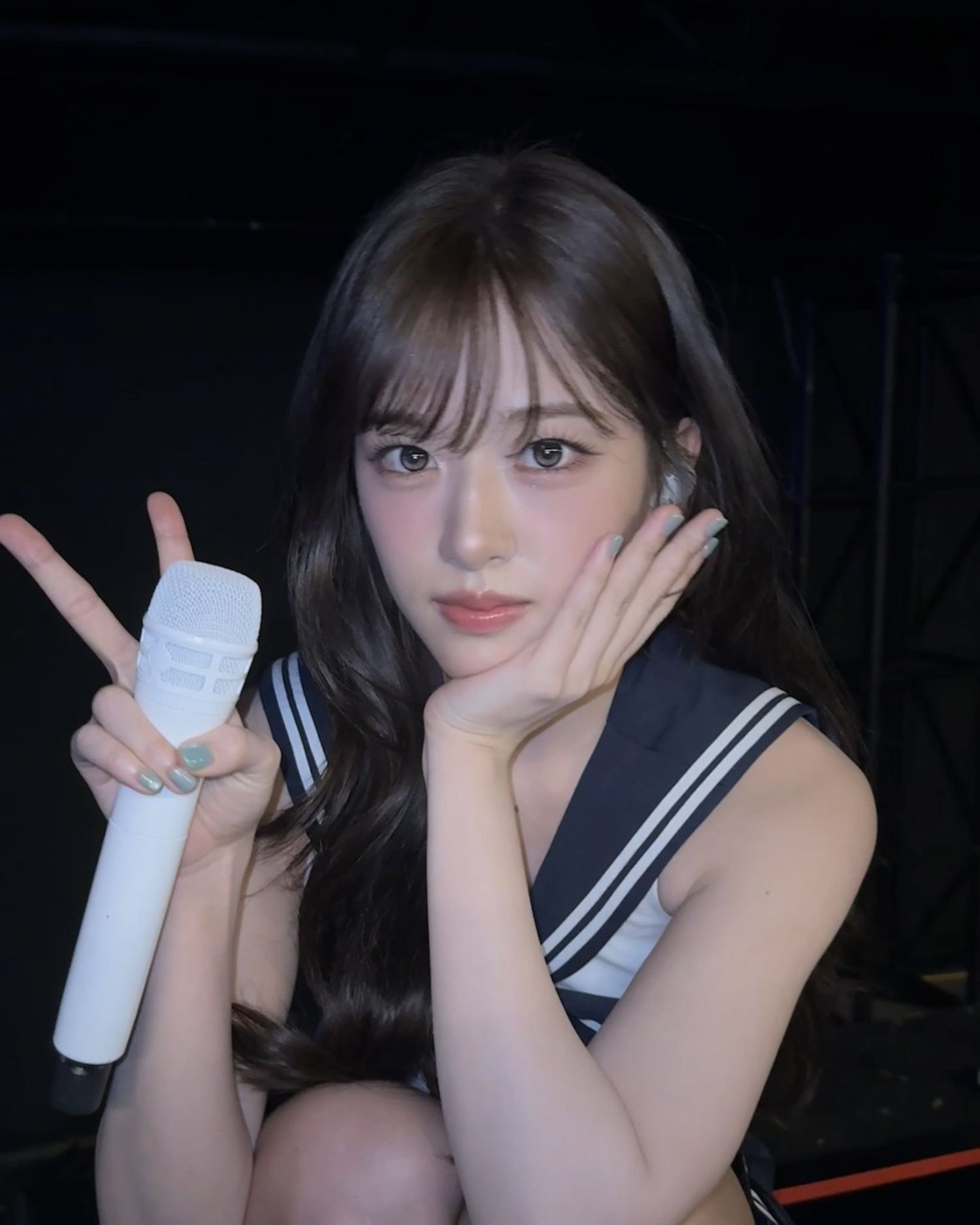 Behind-the-scenes cut of An Yujin (IVE)