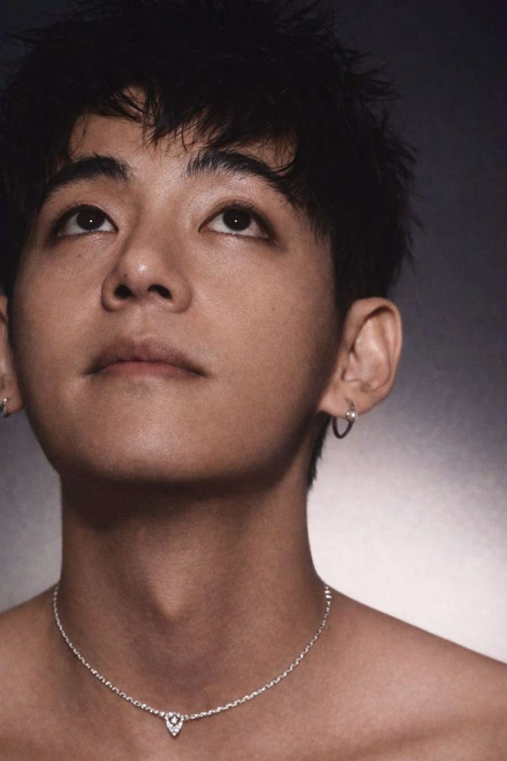 Foto aktivitas terbaru V (BTS)