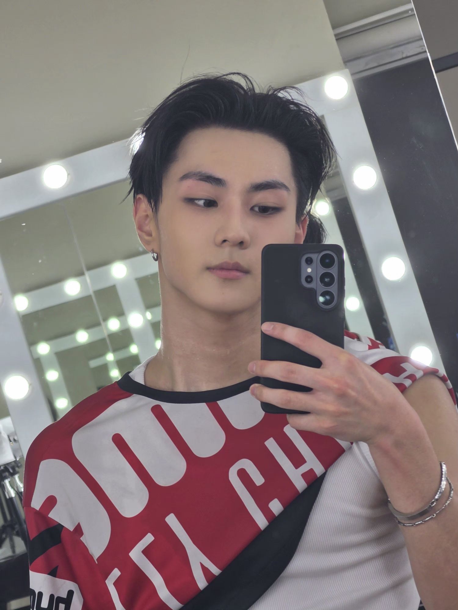 Foto terbaru Jungwon (ENHYPEN)