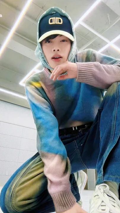 A moment captured by Hanbin (TEMPEST)'s fan