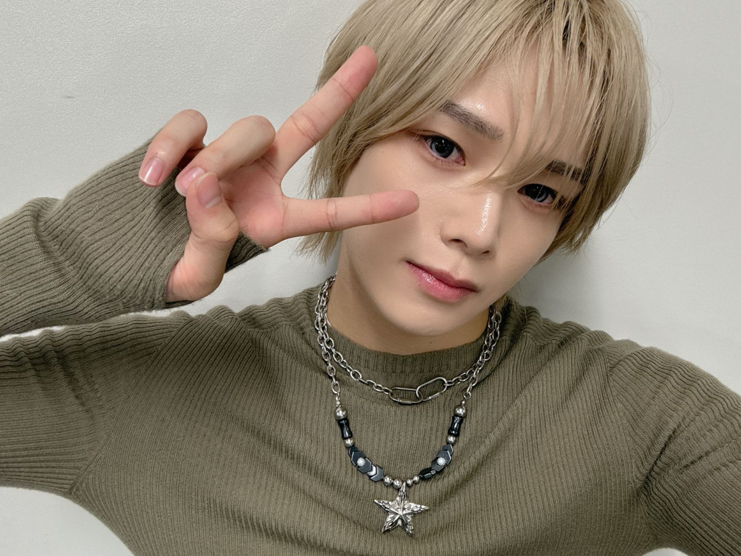 Behind-the-scenes cut of K (&TEAM)