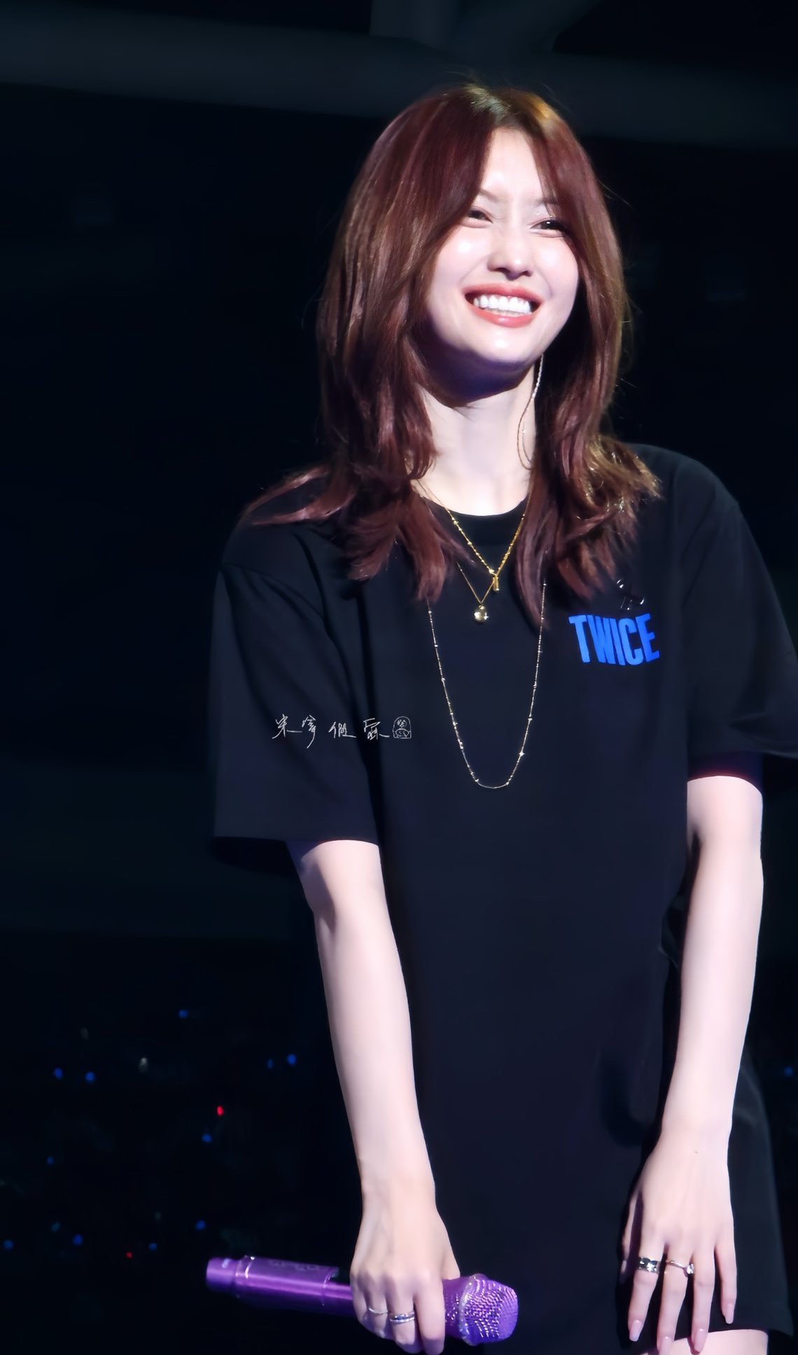 모모 (TWICE)를 위해 팬들이 공유한 감성 배경화면