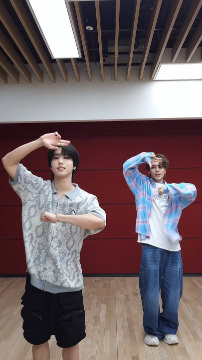 Fandom-recommended wallpaper image of He Xinlong (ALPHA DRIVE ONE)