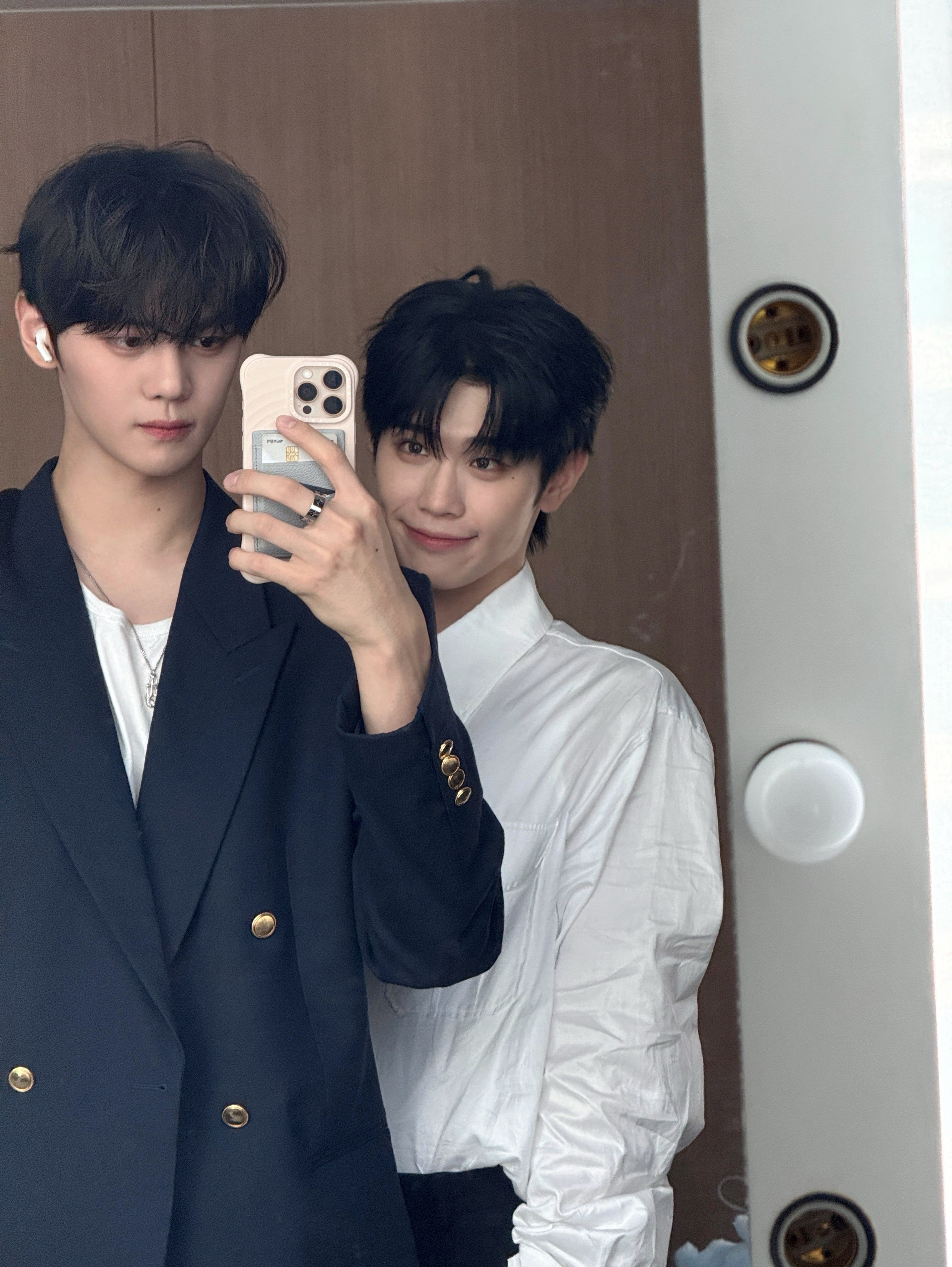 A moment captured by Kim Taerae (ZEROBASEONE)'s fan