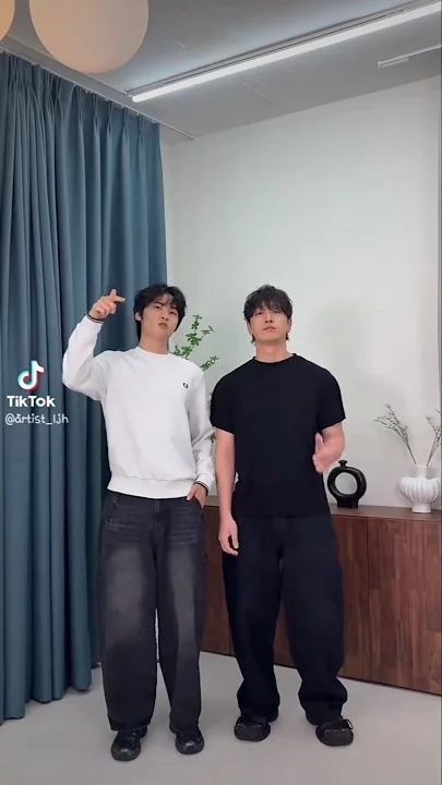 A moment captured by Lee Jinhyuk's fan