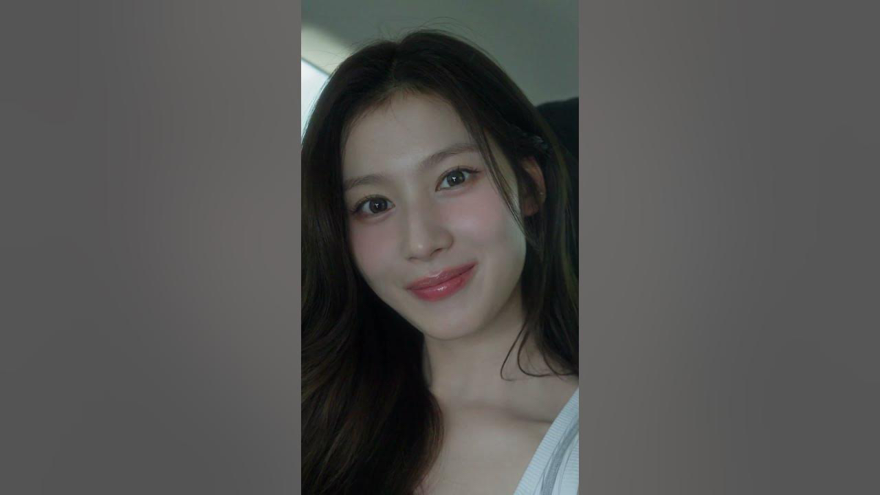 Sana (TWICE)的最新活动照片