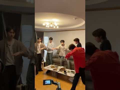 亨俊 (CRAVITY)的幕後花絮