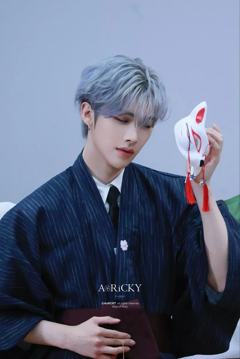 A moment captured by AND2BLE's fan