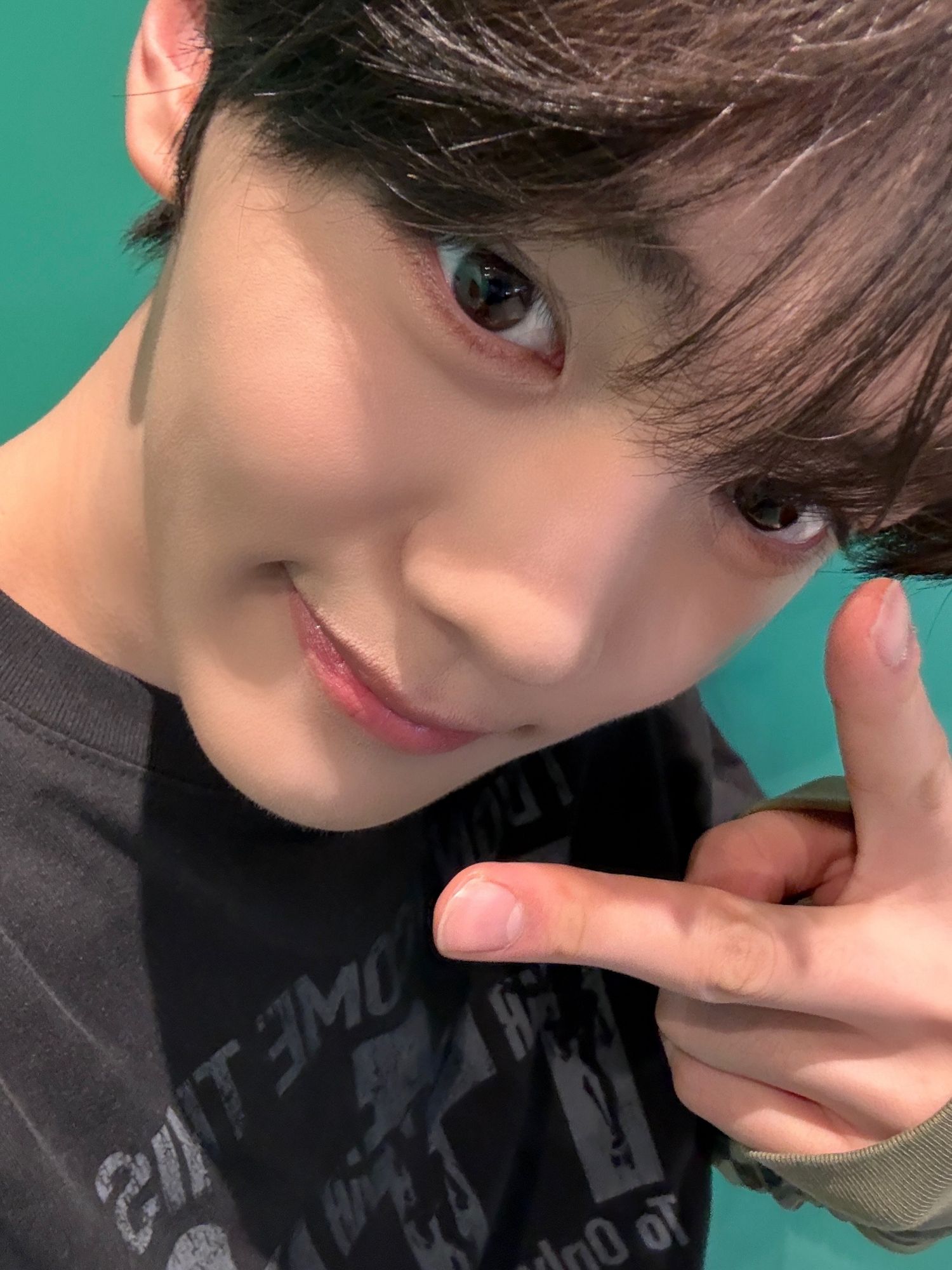 Behind-the-scenes cut of Kim Gyuvin (ZEROBASEONE)