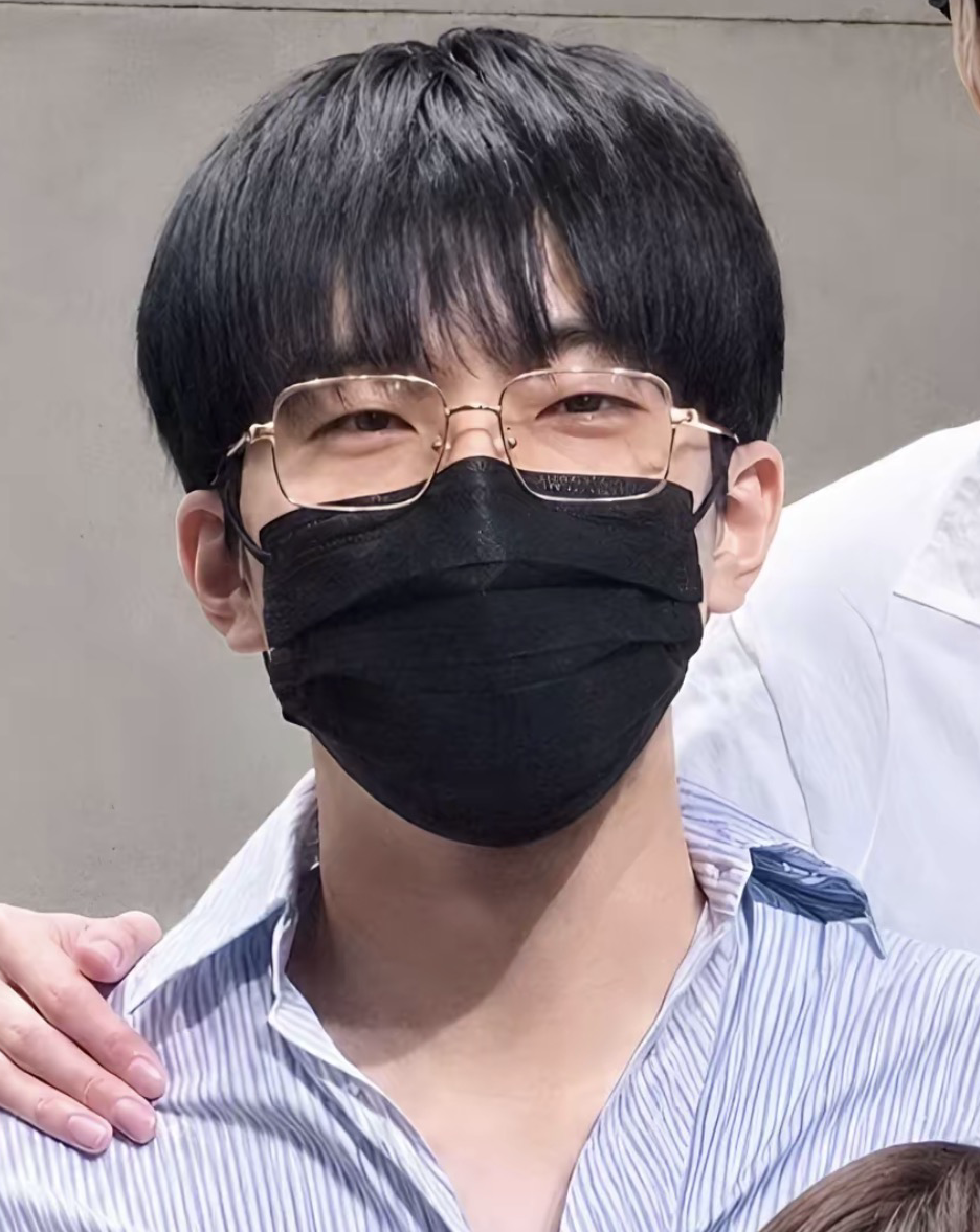 Behind-the-scenes cut of Wonwoo (SEVENTEEN)