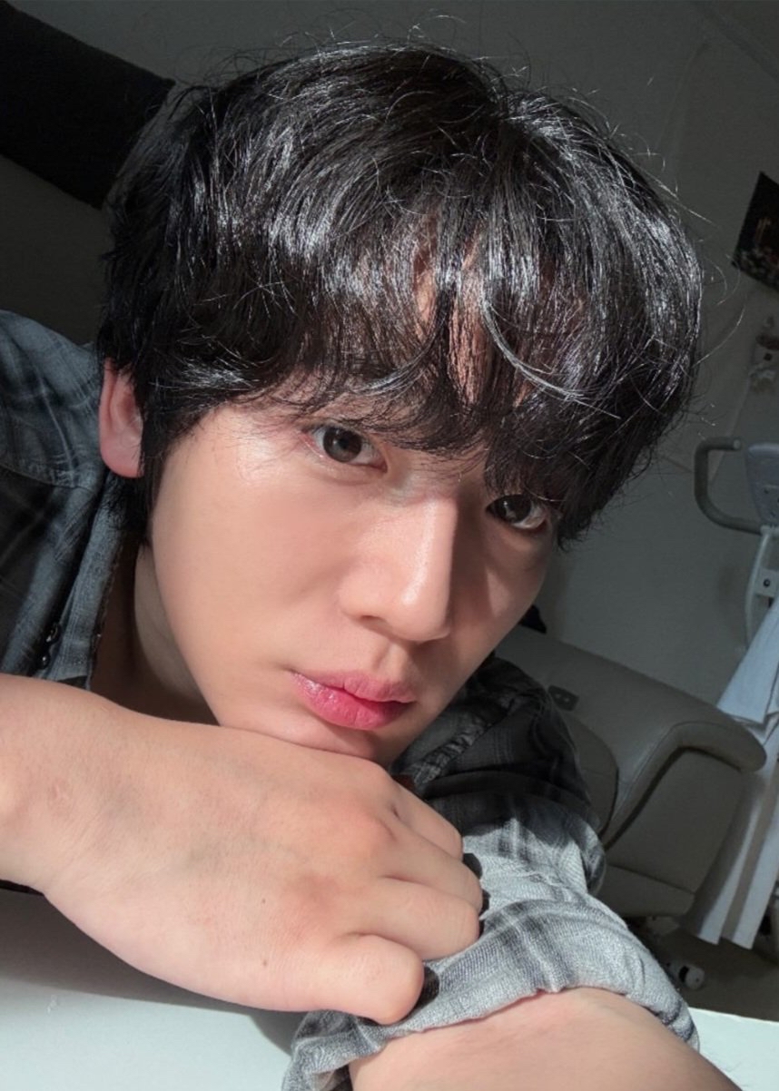 Behind-the-scenes cut of Kim Yohan (WEi)