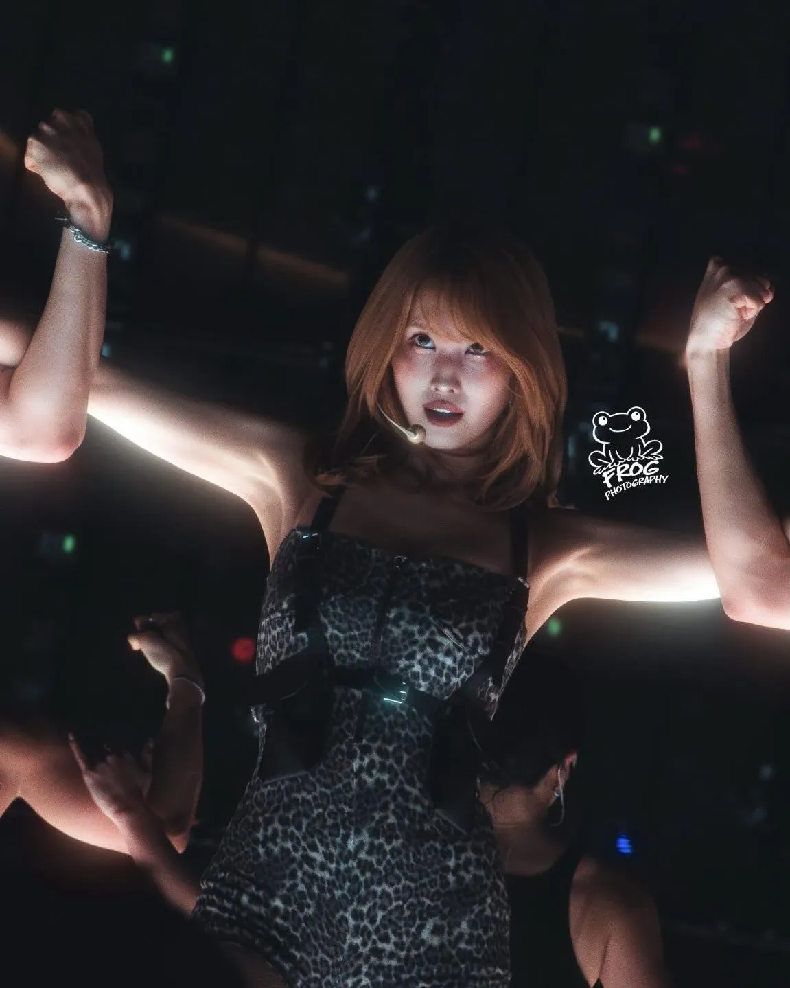 Momo (TWICE)的幕後花絮