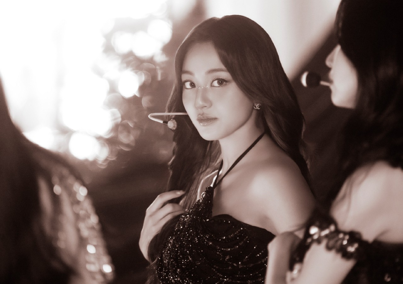 Latest photo of Jihyo (TWICE)