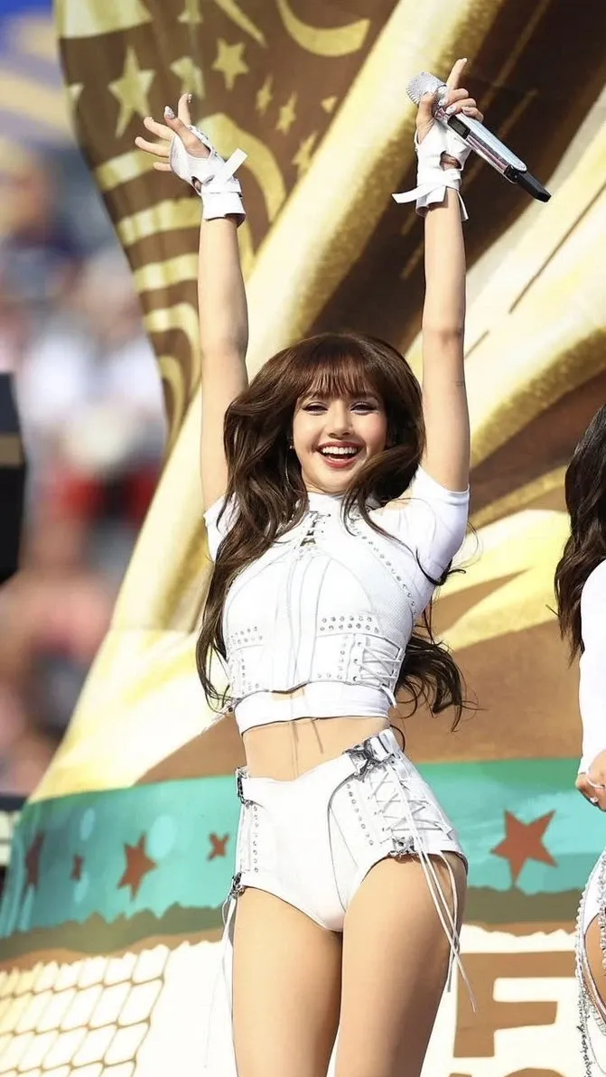 Lisa (BLACKPINK)的最新活動照片