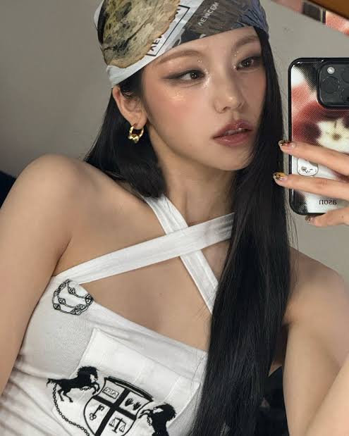 Latest photo of Yeji (ITZY)