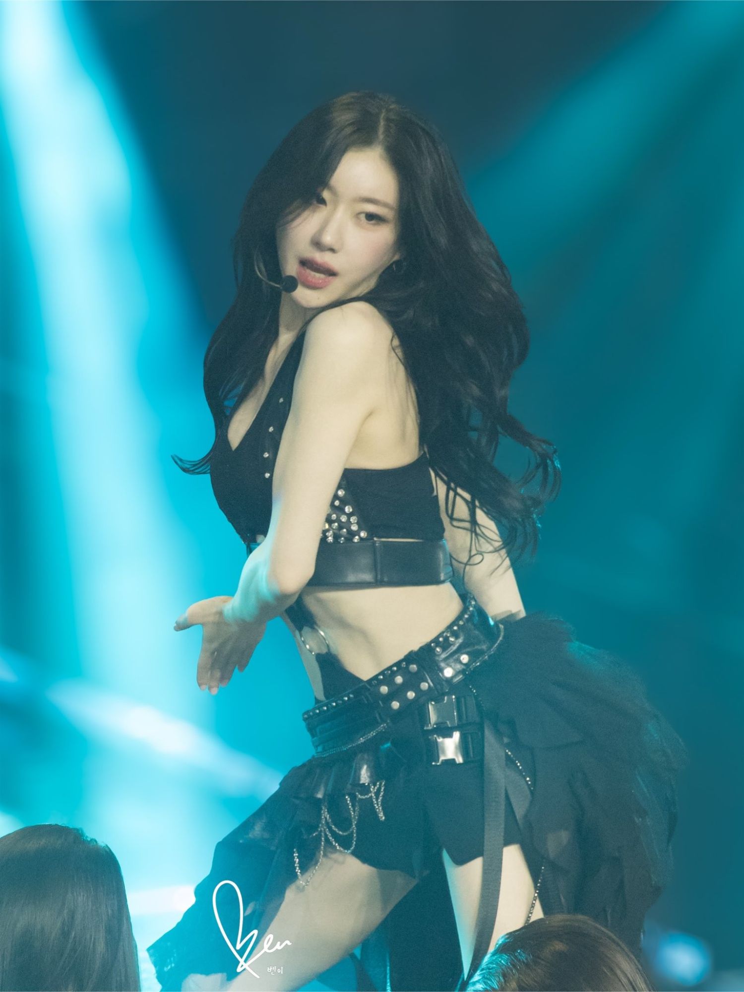 Latest photo of Chaeryeong (ITZY)