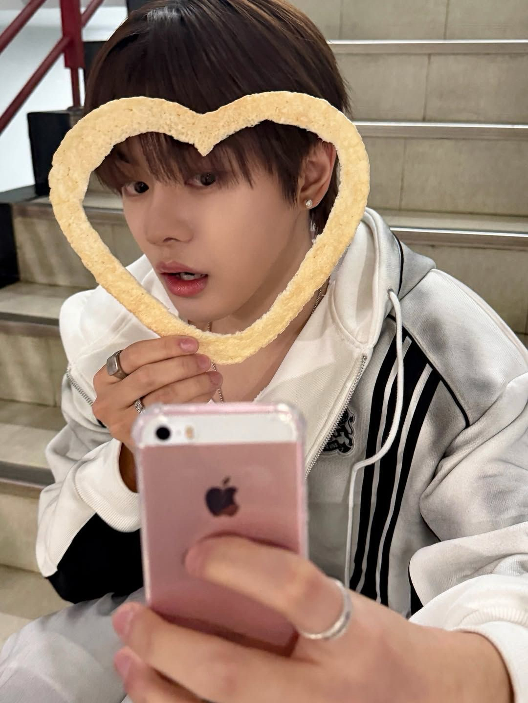 Behind-the-scenes cut of Lee Leo (ALPHA DRIVE ONE)