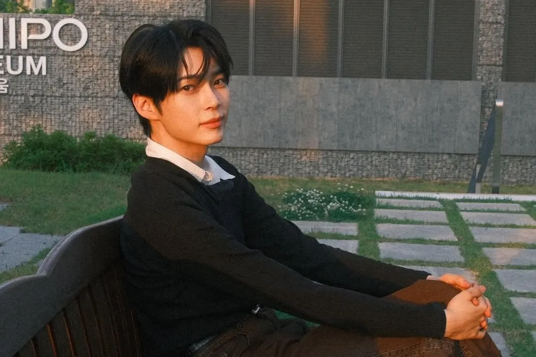 Behind-the-scenes cut of Sung Hanbin (ZEROBASEONE)