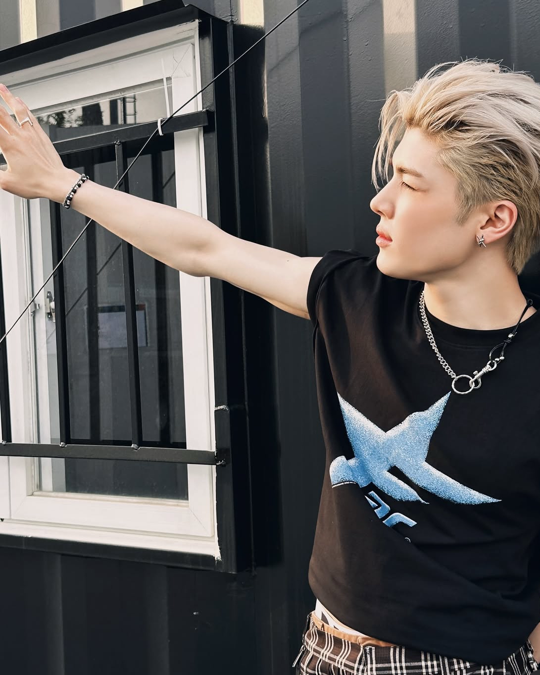 Behind-the-scenes cut of Maki (&TEAM)