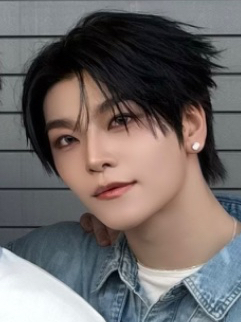 Recent activity shot of He Xinlong (ALPHA DRIVE ONE)