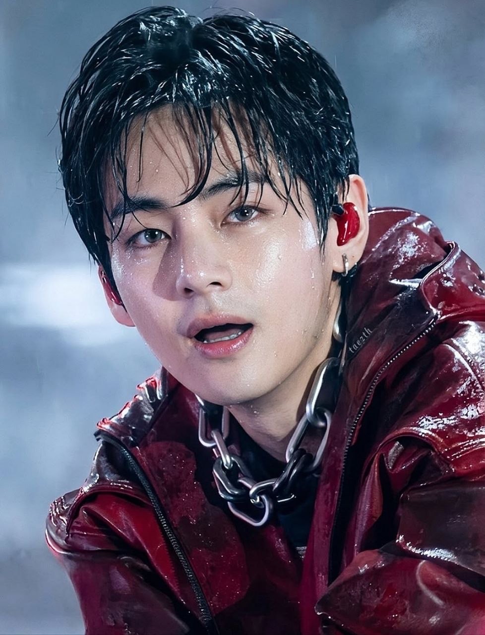 뷔 (방탄소년단) 최근 활동샷