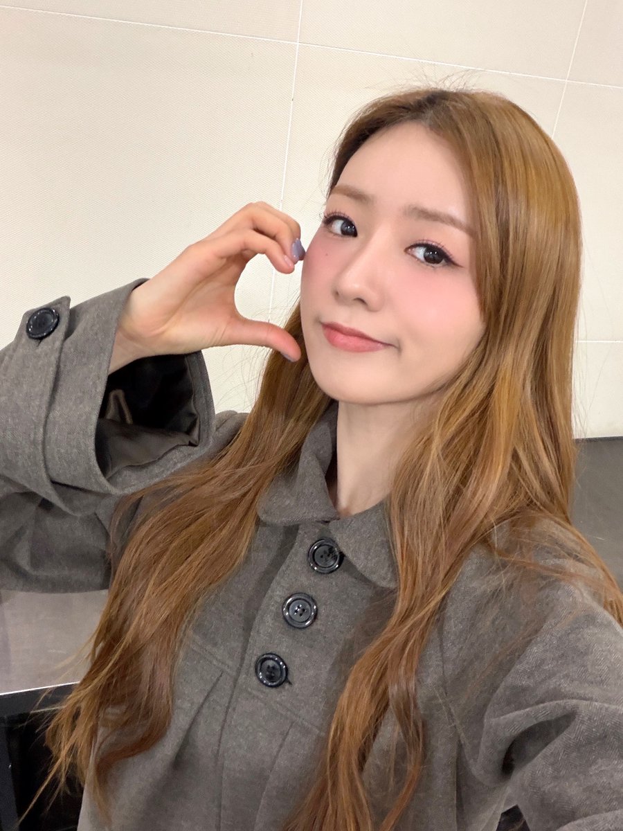 Recent activity shot of Apink