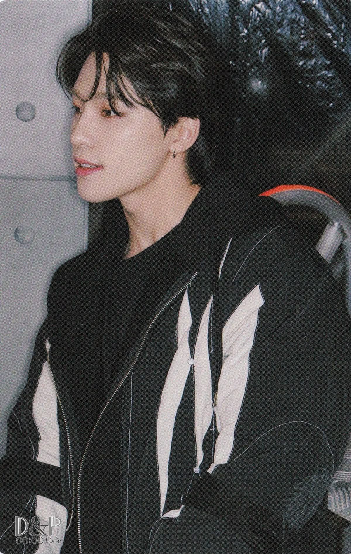 A moment captured by Dino (SEVENTEEN)'s fan