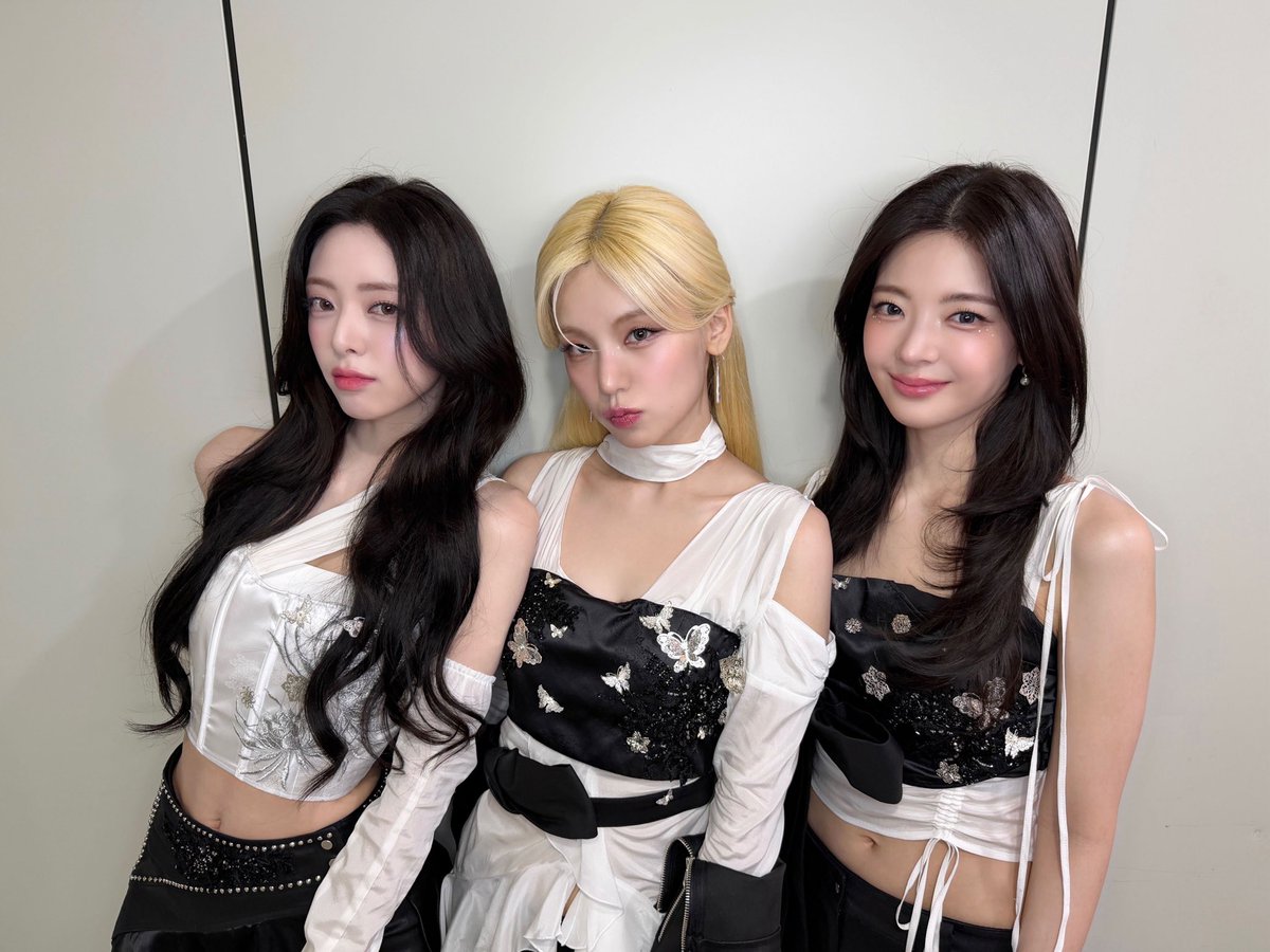 Foto aktivitas terbaru ITZY