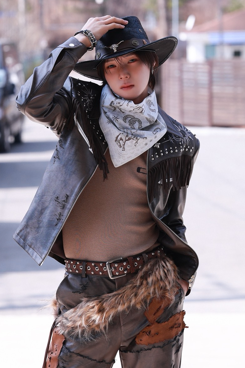 A moment captured by K (&TEAM)'s fan