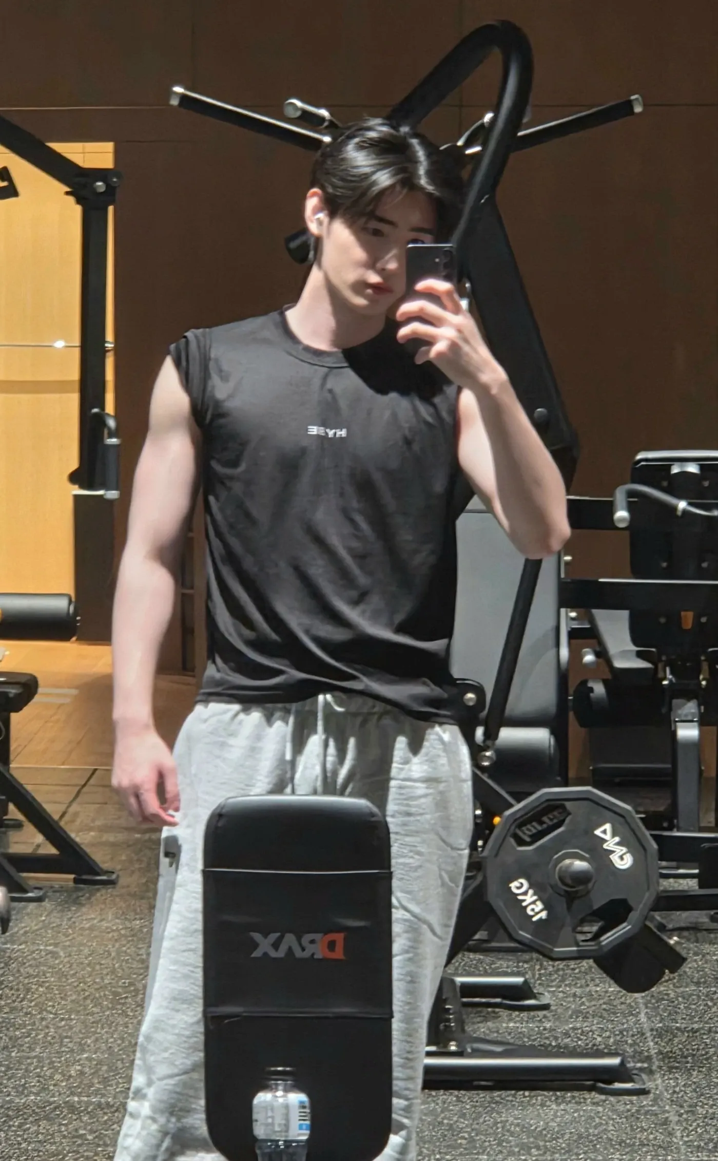 Latest photo of Sunghoon (ENHYPEN)