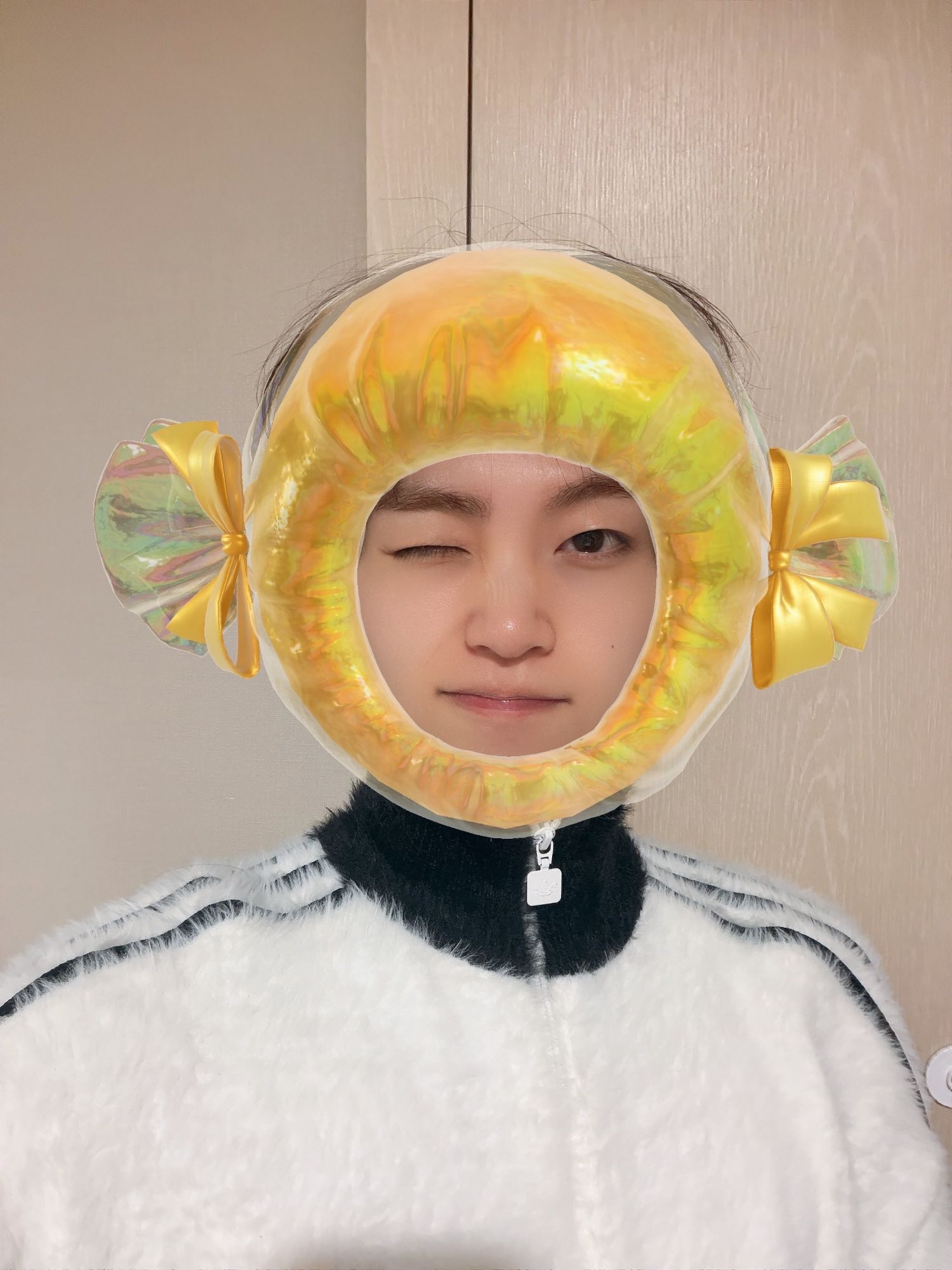 Latest photo of Hyeongjun (CRAVITY)