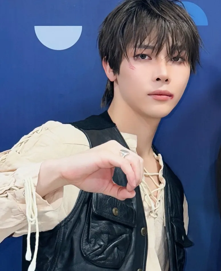 Behind-the-scenes cut of Nicholas (&TEAM)