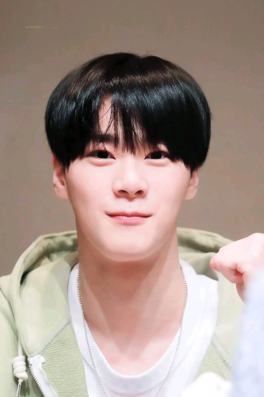 Latest photo of Moonbin (ASTRO)