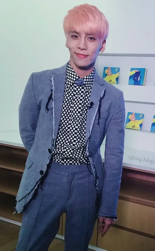 A moment captured by Jonghyun (SHINee)'s fan