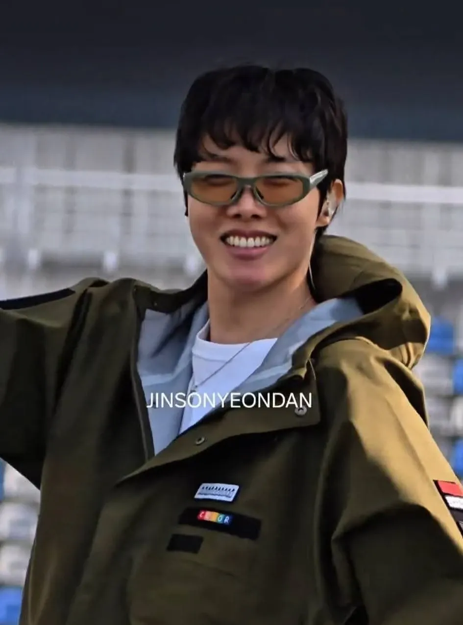 J-hope (防彈少年團)的最新照片