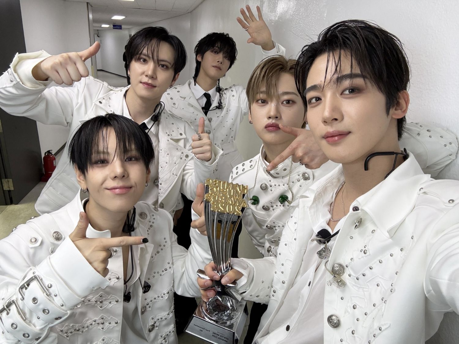 위아이의 최신 사진