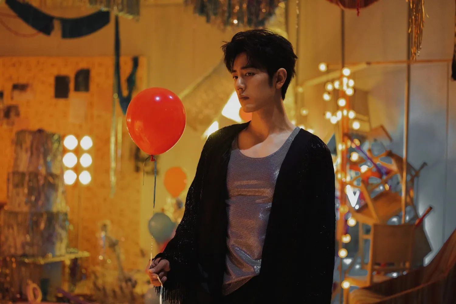 Behind-the-scenes cut of Xiao Zhan