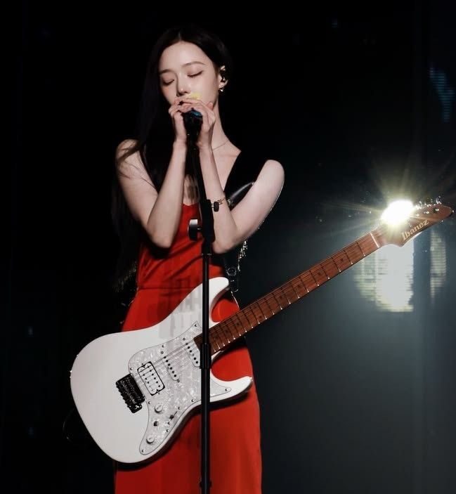 Recent activity shot of Winter (aespa)