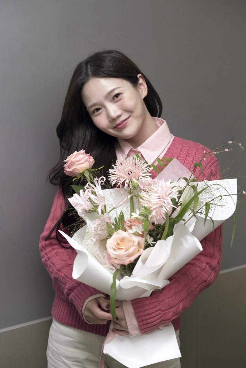 A moment captured by OH MY GIRL's fan