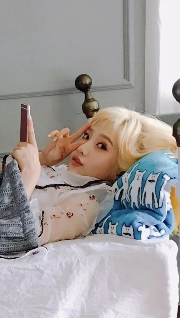 Recent activity shot of Joy (Red Velvet)
