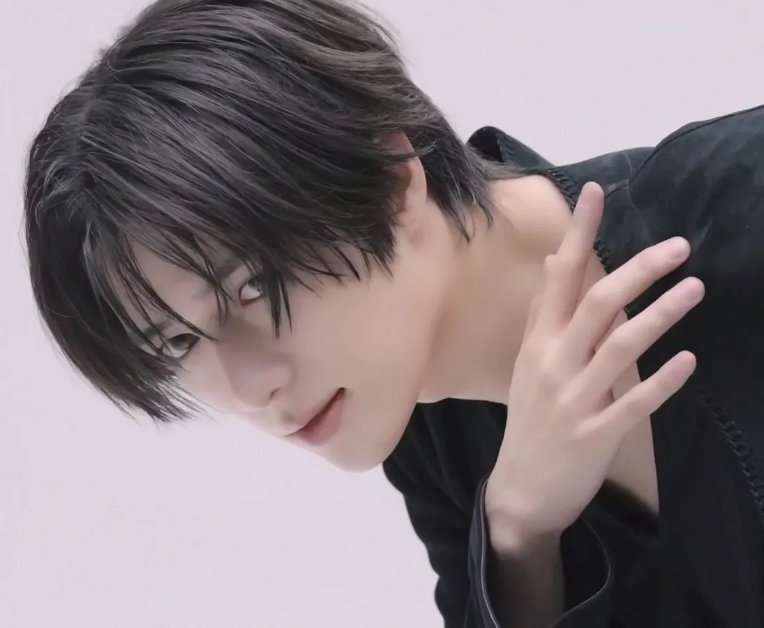 杋圭 (TOMORROW X TOGETHER)的最新照片