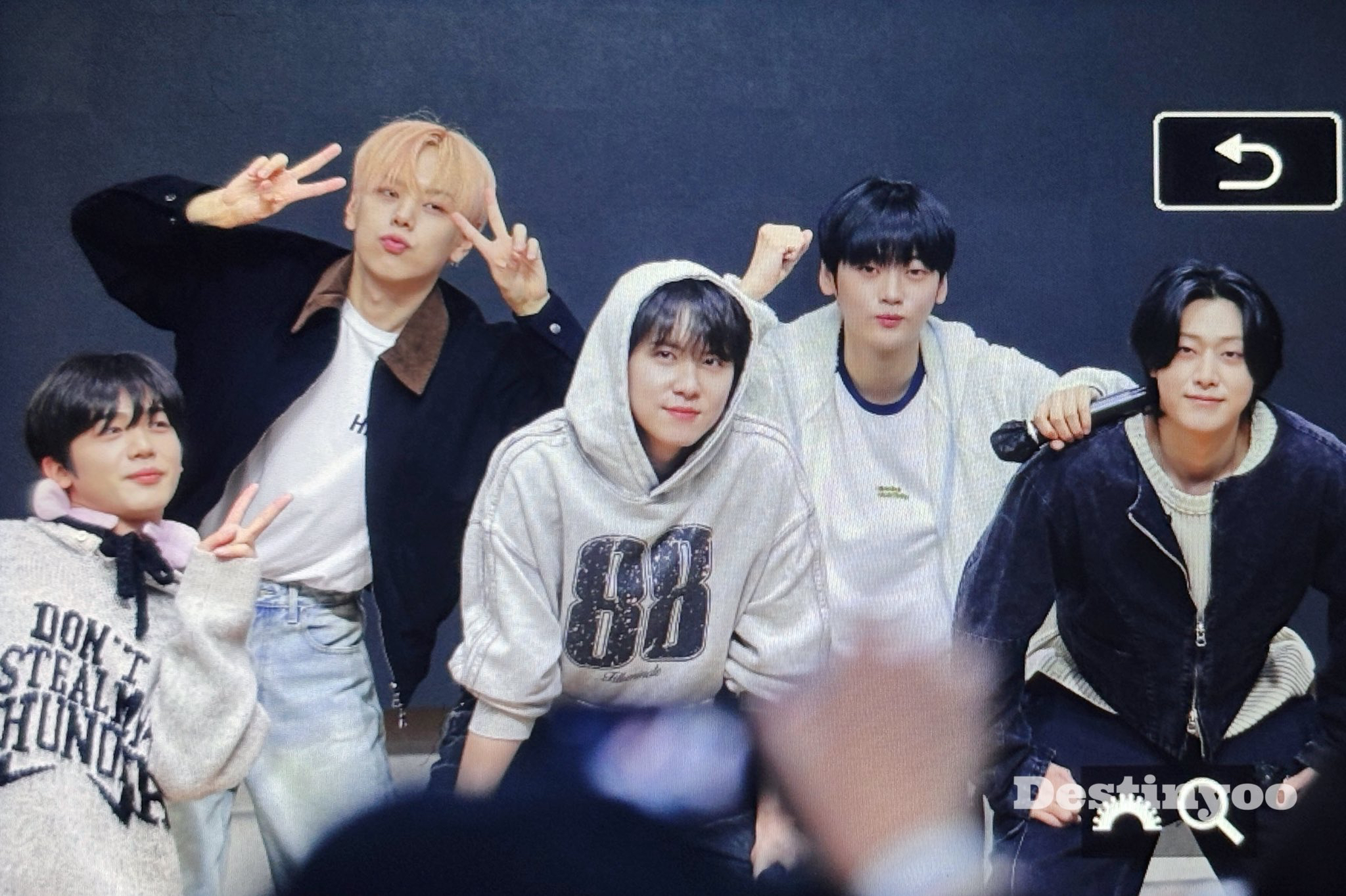 위아이 최근 활동샷